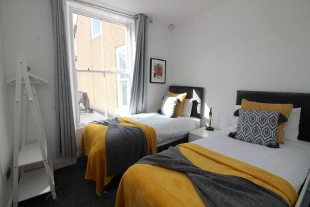 2 bedroom apartment to rent - Photo 4