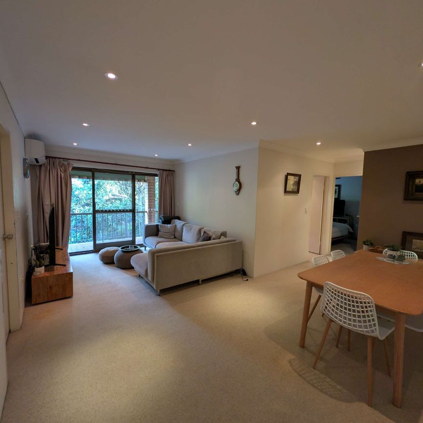 Marsfield - Photo 1