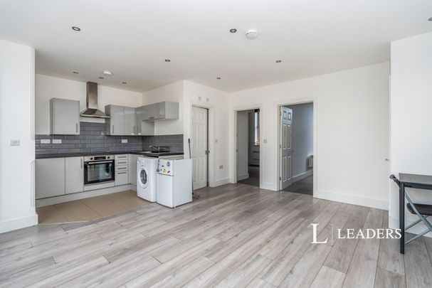 2 bedroom apartment to rent Bridge Road, Southampton, SO19 - Photo 1