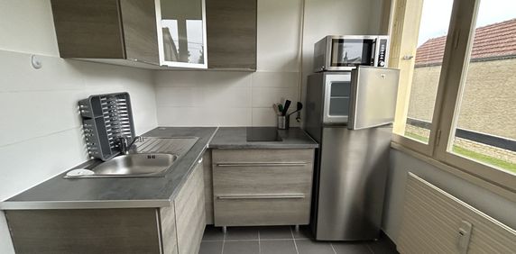 Location Appartement 1 pièce 27m² TROYES 10000 - Photo 2