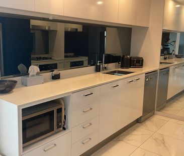 2 Bedrooms + Study Water View Apartment - Photo 6