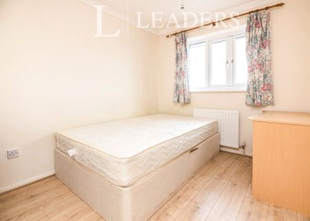 3 bedroom house to rent Hillcrest, Bar Hill, Cambridge, CB23 - Photo 4