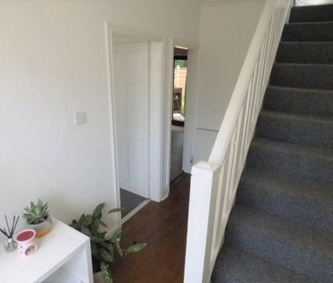 3 bedroom semi-detached house to rent - Photo 2