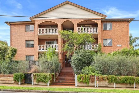 Modern and Spacious Rental Property in Vibrant BURWOOD: Endless Possibilities Await! - Photo 3