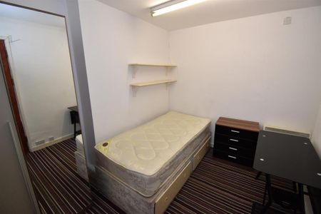 4 bedroom private hall to rent - Photo 5