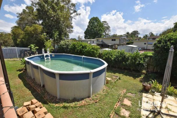 “Great Outdoor Entertaining Area!” - Photo 1