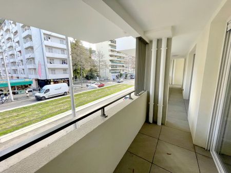 Location Appartement 3 pièces 57m² NICE 06300 - Photo 5