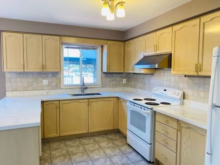 For Lease - 2087 Golden Orchard Trail, Oakville, Ontario - Photo 5