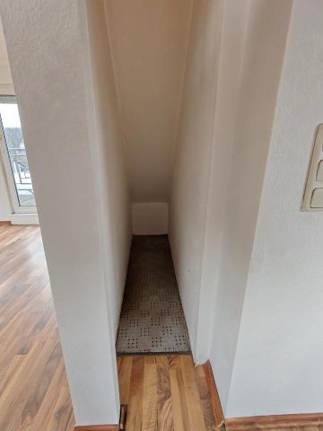 Singles - Pendler! 1,5 ZKB DG, Küche, 2 Dachterassen, Horrem - Photo 4