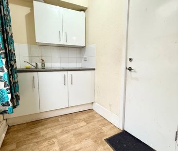 Studio Flat, Catford Broadway, SE6 - Photo 3