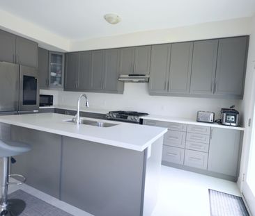 For Lease - 327 Northglen Blvd Boulevard, Clarington, Ontario - Photo 6