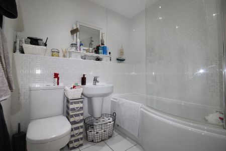 2 bedroom flat to rent - Photo 5