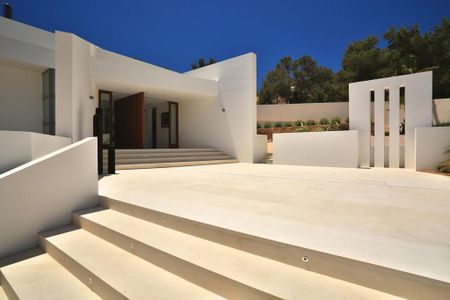 5 bedroom luxury Villa for rent in Marbella Del Este, Spain - Photo 3