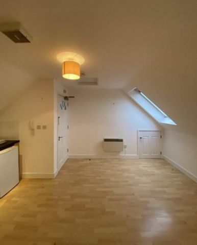 Studio to rent - Photo 3