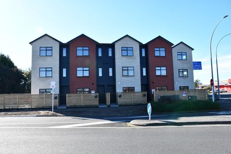 Brand new fully furnished studio room with power and internet included. - Photo 2