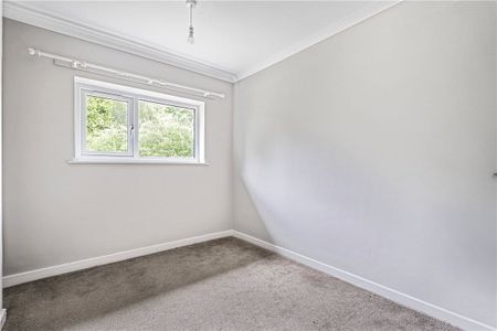 A detached three bedroom bungalow with a large garden and driveway parking in Lichfield. - Photo 5