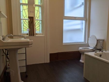 Apt 2, 16 College Gardens, Belfast, BT9 6BQ - Photo 4