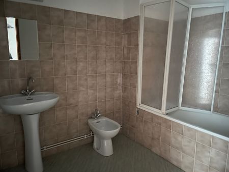 Location Appartement 3 pièces 104m² MARCIAC 32230 - Photo 4