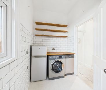 19 Cherry Orchard, Staines-Upon-Thames, Middlesex,TW18 - Photo 6