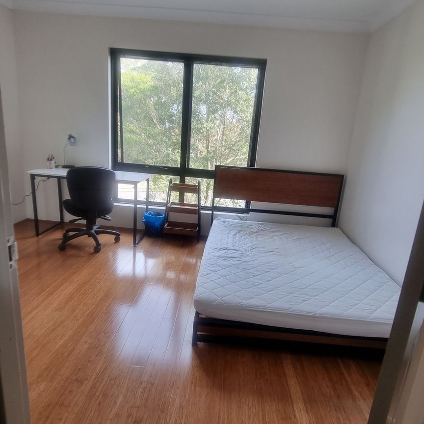 South Hurstville - Photo 1