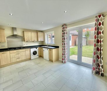 3 bedroom semi-detached house to rent - Photo 5