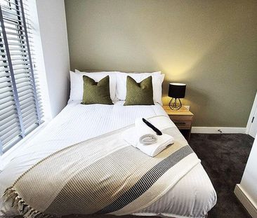 4 bedroom terraced house to rent - Photo 3