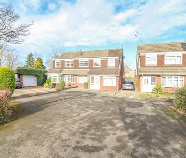 5 Bedroom House - Semi-Detached - Photo 3