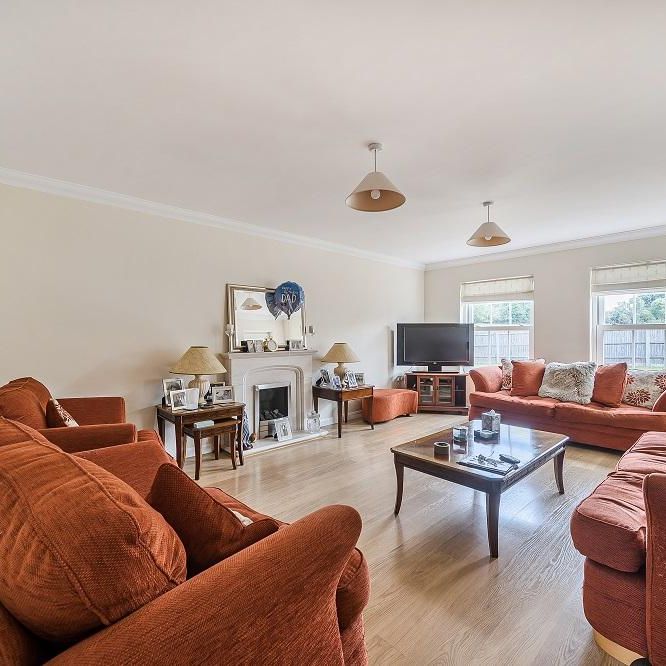 4 bedroom detached house to rent - Photo 1