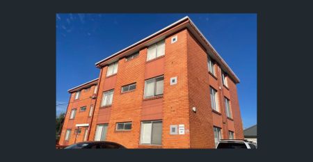 Perfectly Positioned One Bedroom Apartment! - Photo 5