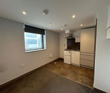 Studio to rent - Photo 2