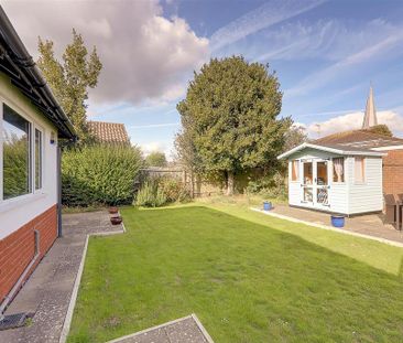 3 bedroom detached bungalow to rent - Photo 1