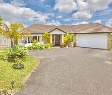 Great home with a pool ! - Photo 1