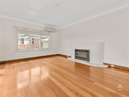 Spacious Family Home with Stunning River & Mountain Views - Photo 2