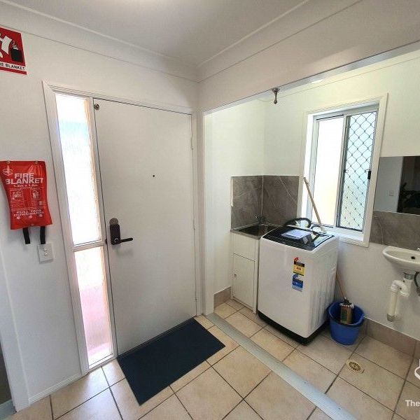 Great location + incl of bills + WiFi - Photo 1