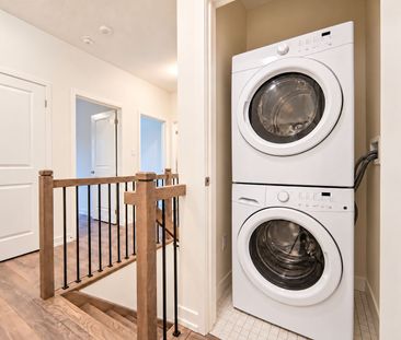 For Lease - 3116 Ernest Appelbe Boulevard, Oakville, Ontario - Photo 2