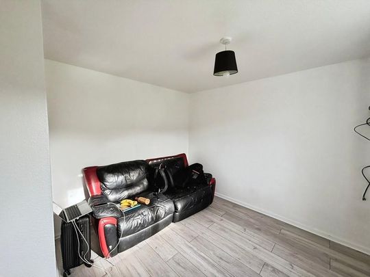 4 bedroom terraced house to rent - Photo 1