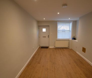 2 bedroom end of terrace house to rent - Photo 1