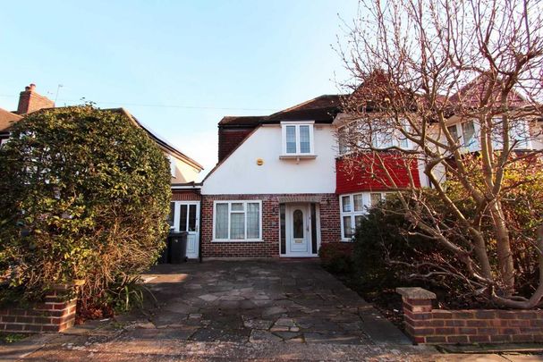 4 bedroom semi-detached house to rent - Photo 1