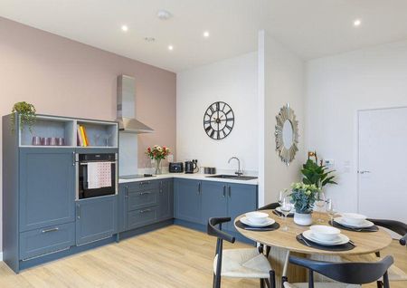 1 bedroom retirement property to rent - Photo 5