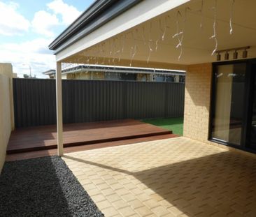 Modern Comfort Meets Convenience – Your Perfect Family Home Awaits!... - Photo 4