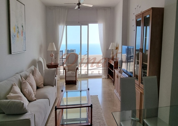 Exclusive flat with stunning terrace and spectacular sea views.