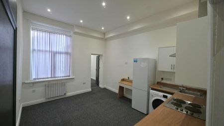 2 bedroom flat to rent - Photo 4
