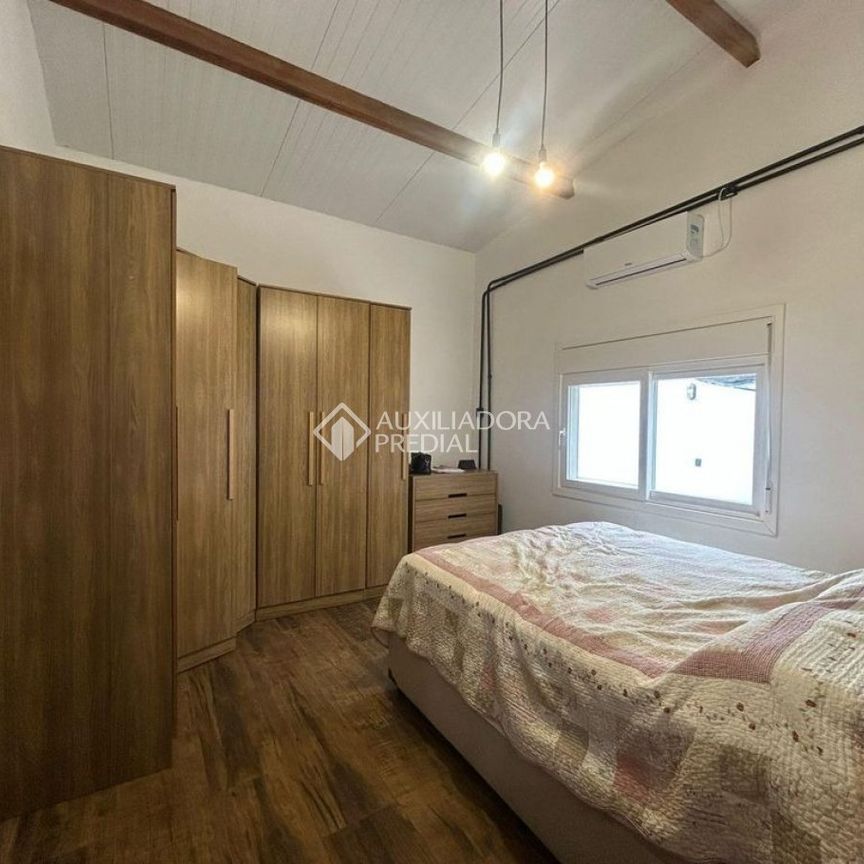 Casa com 4 quartos e 132m² para alugar em Harmonia, Canoas. - Photo 1
