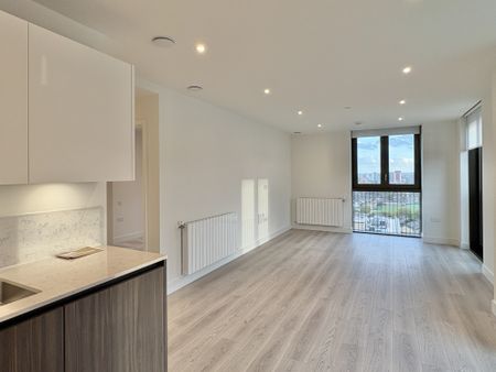 Twelve Trees Park, E16, London - Photo 2