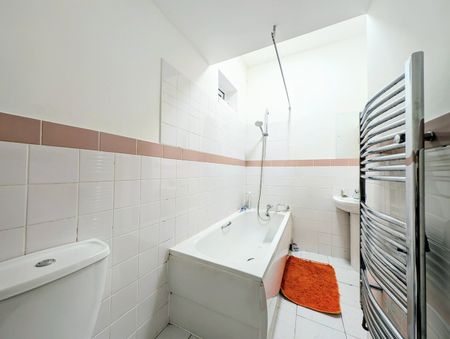 2 Bed Flat, Durnsford Road, SW19 - Photo 5