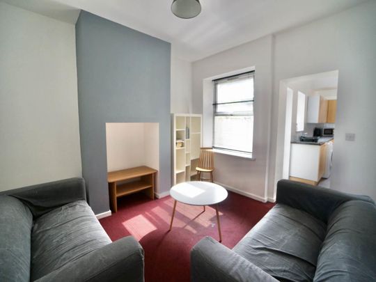 87 Caernarfon Road - Photo 1