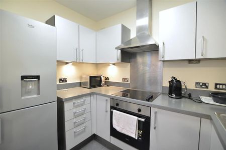 2 bedroom flat to rent - Photo 4