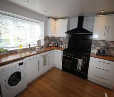 3 bedroom end of terrace house to rent - Photo 6