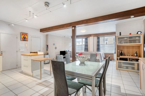 Gelijkvloersapp. (91m²) te huur in Halle, met 1 slpk en koer - Photo 1