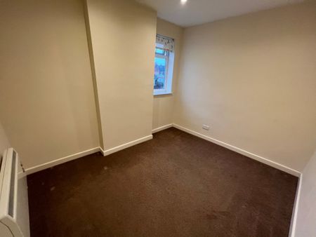 2 Bedroom Flat / Apartment - Cranbury Road, Eastleigh - Photo 3